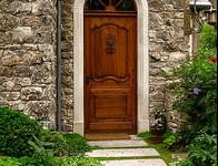 Двери для частного дома