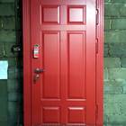 Красная дверь с отбойником