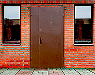 Стальные двери с окрасом нитроэмалью