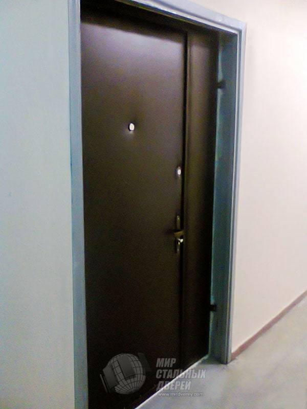 Smotrite Primery Ustanovki Tamburnyh Dverej Ekonom S Viniliskozhej